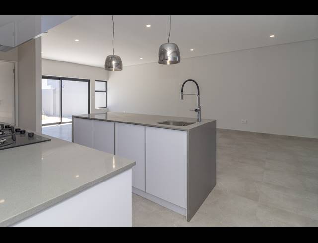 4 BEDROOM HOUSE FOR SALE IN SANDOWN